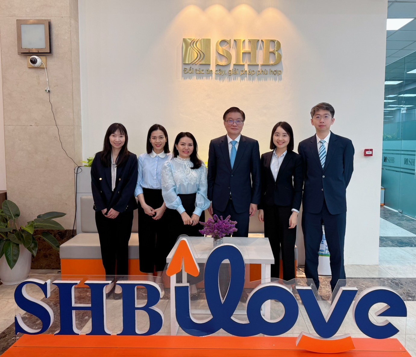 圖片說明-拜訪越南Saigon-Hanoi Commercial Joint Stock Bank (SHB)