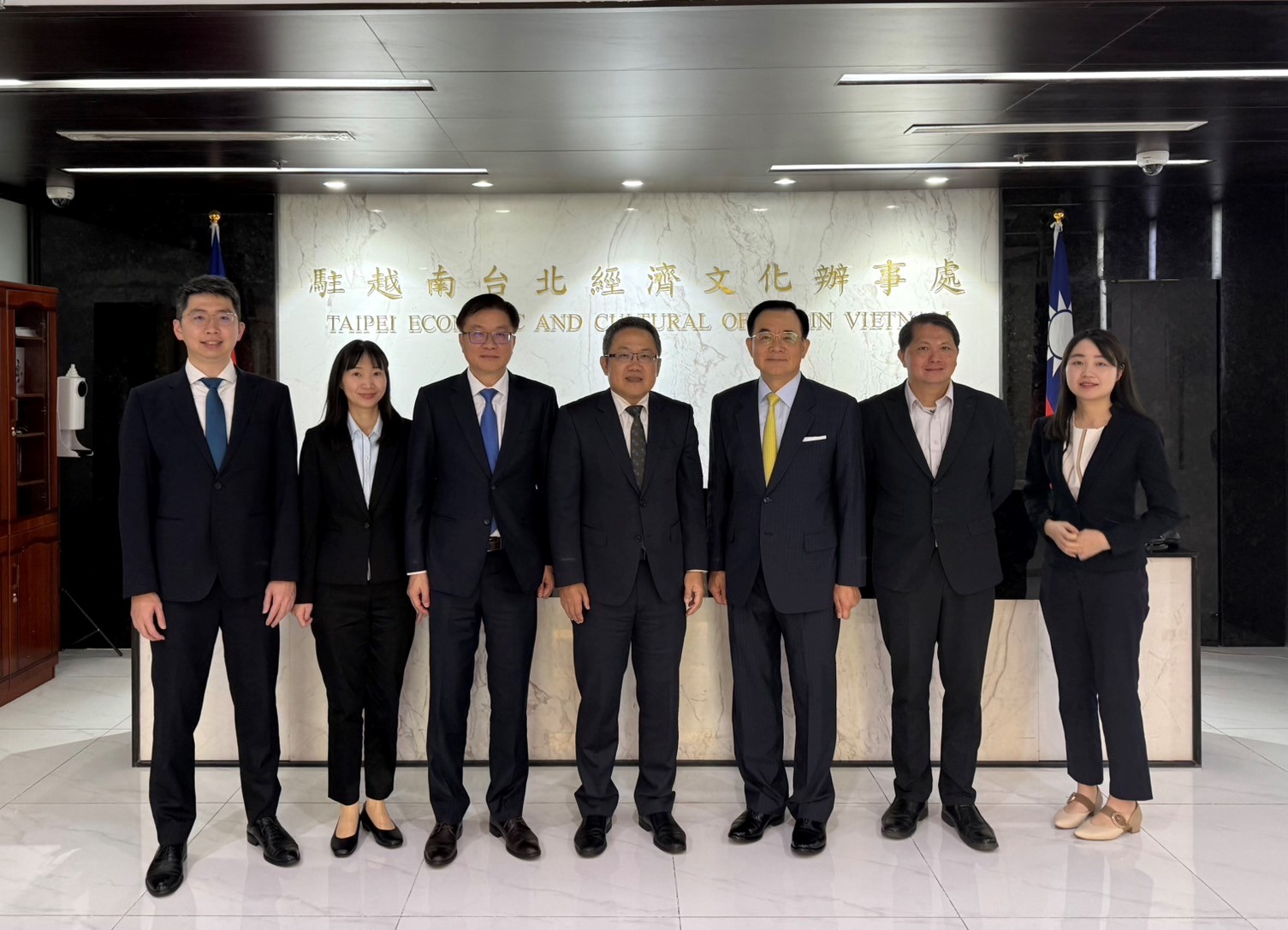 圖片說明-拜訪駐越南台北經濟文化代表處